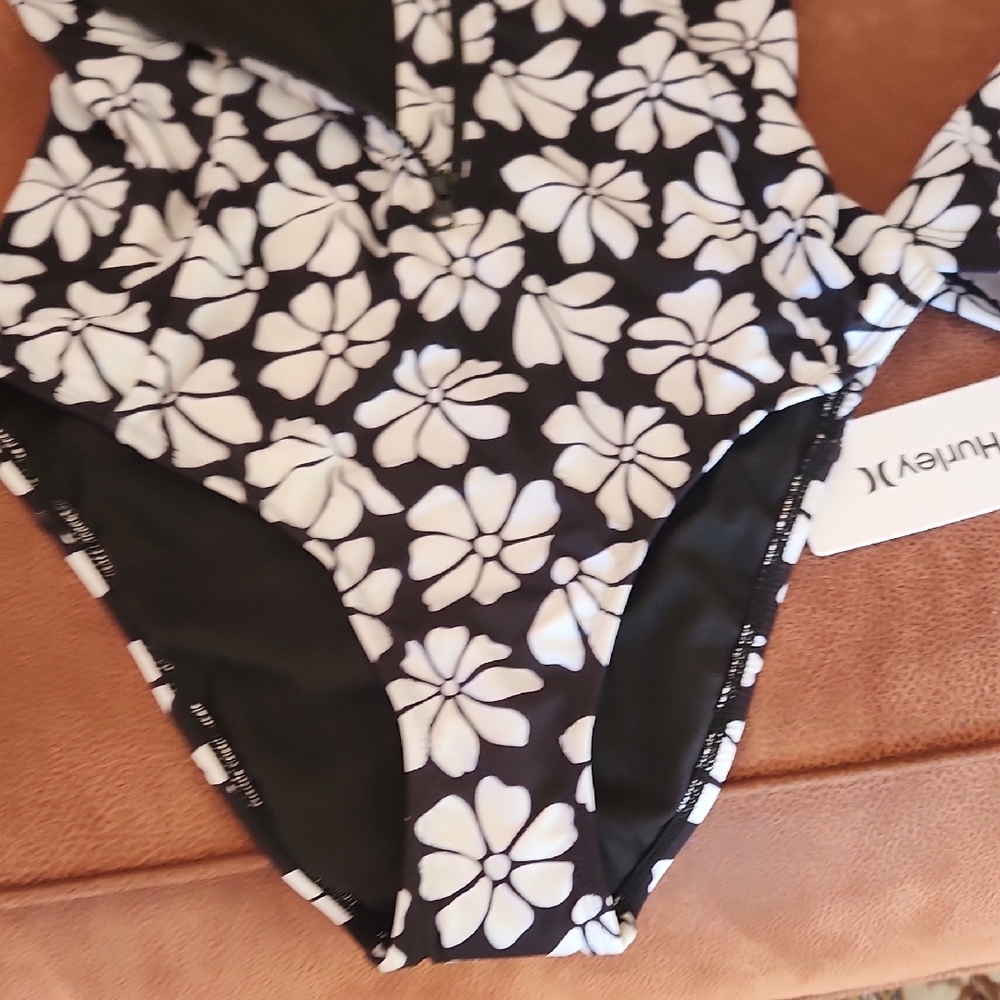 Hurley Black & White Floral Long-Sleeve One-Piece - Picture 8 of 13